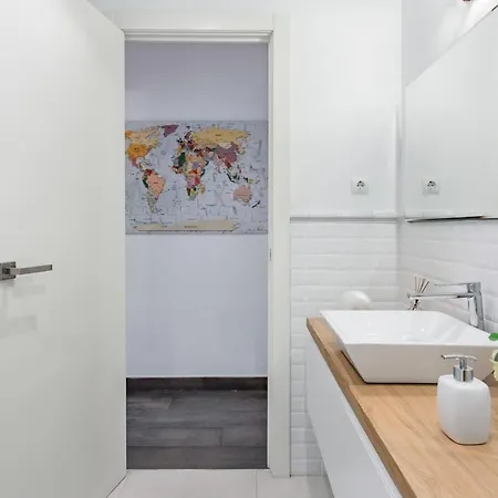 Stylish With Terrace For Couple Or Family Apartment